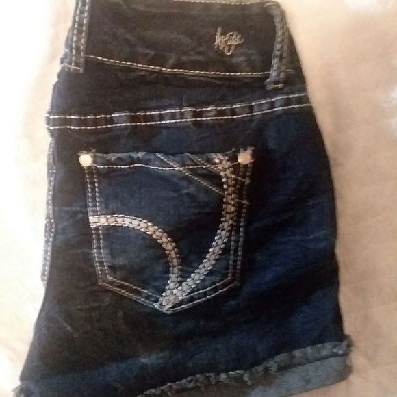 Ariya Jean Shorts - Picture 4 of 4